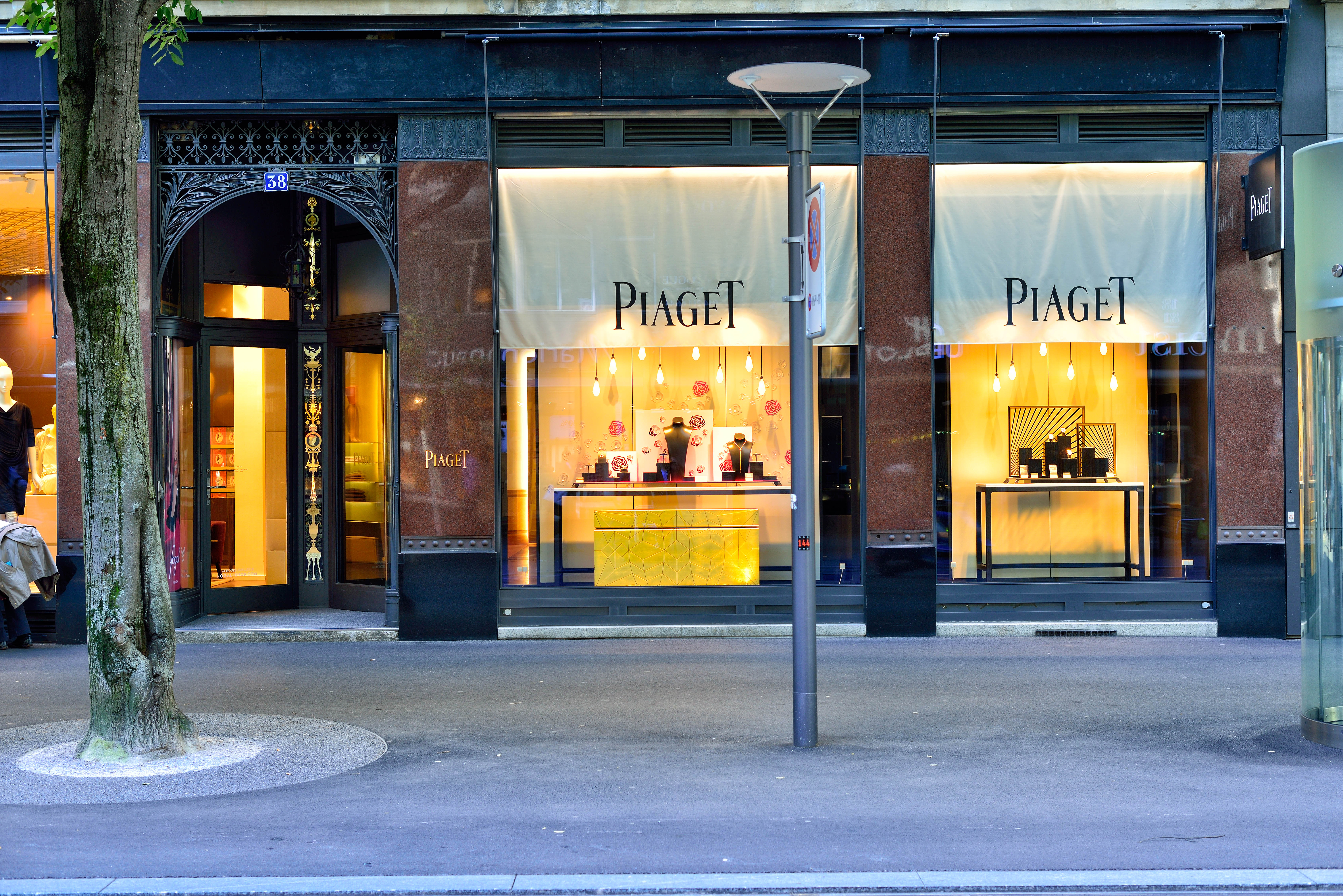 Piaget - Image 1