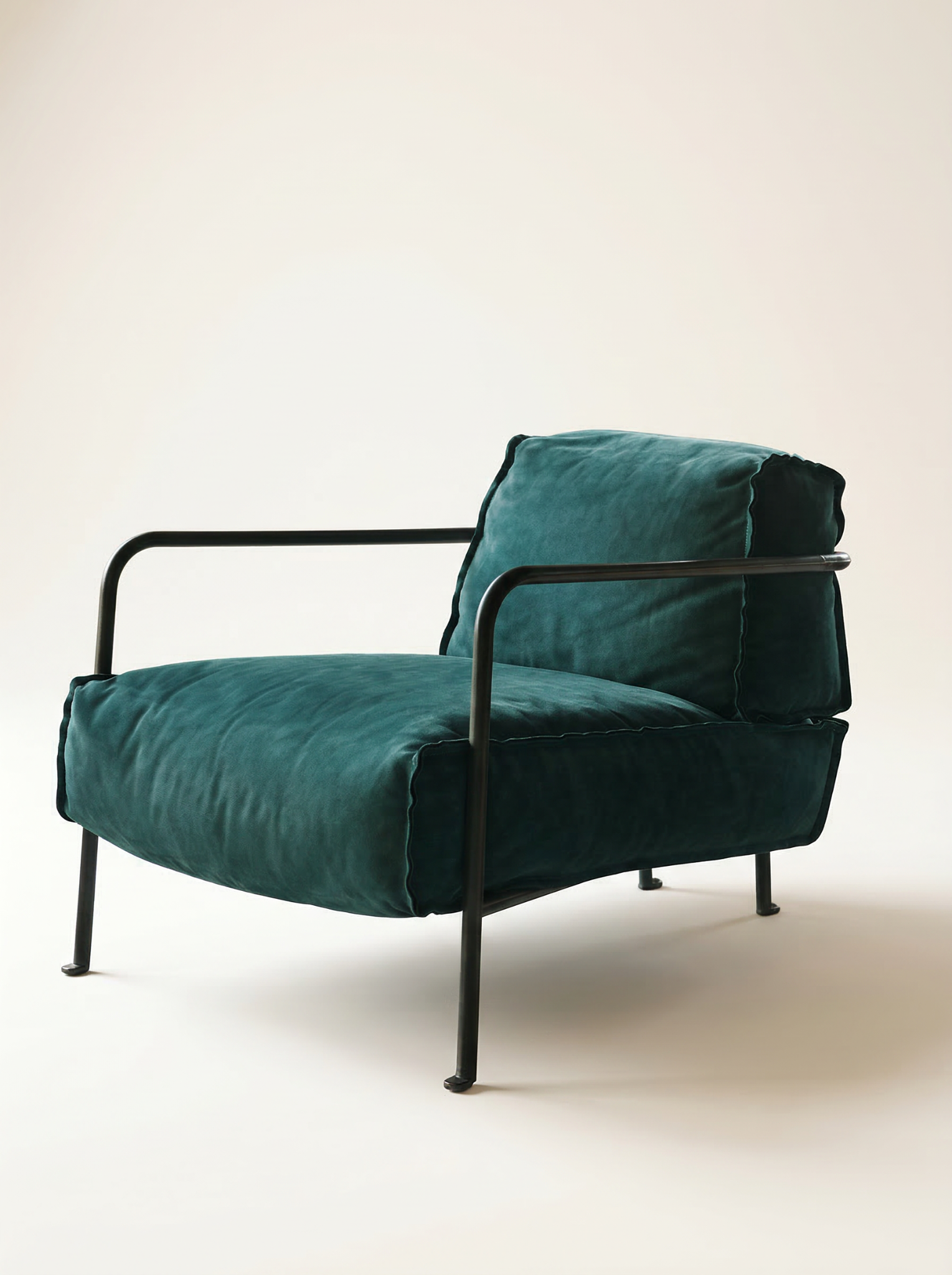 Vanta Lounge Chair