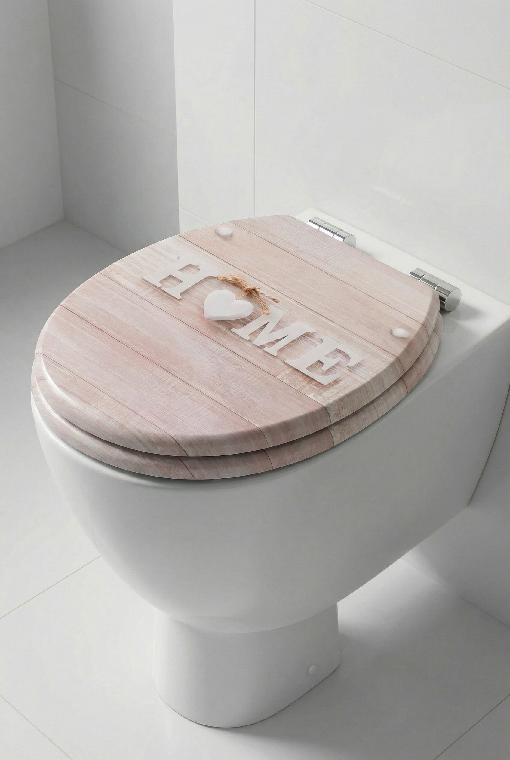 WC-Sitz auf Geberit Renova WC montiert, zeigt perfekte Passform