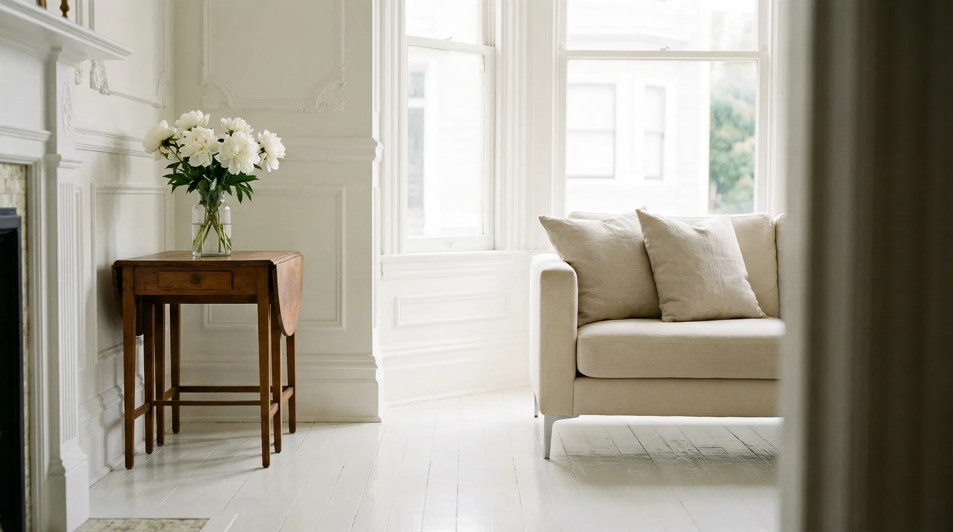SF Victorian living room