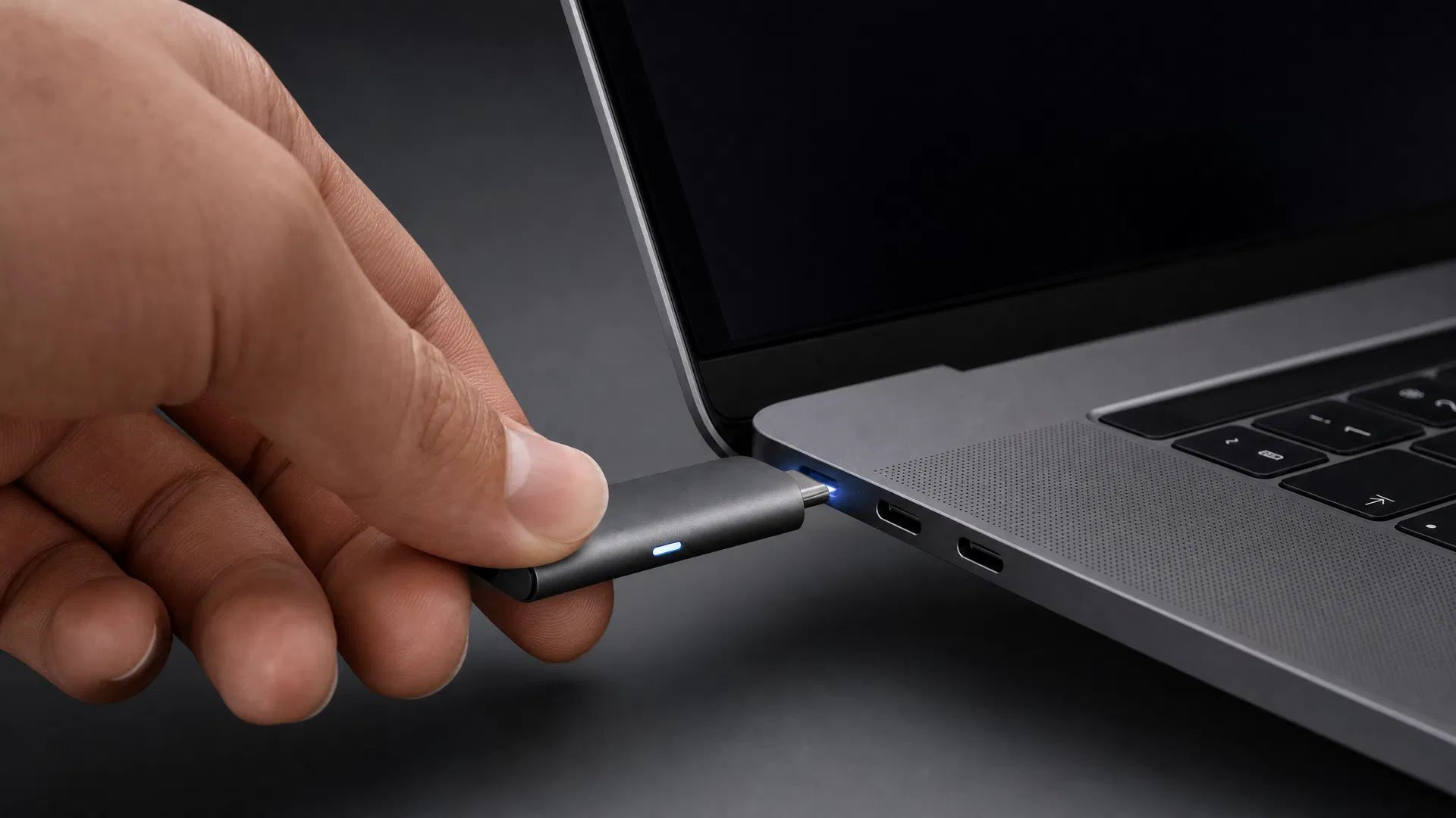 Plugging CortexKey into laptop