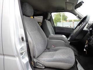 Toyota ﾊｲｴｰｽﾊﾞﾝ 4WD KDH205V 10