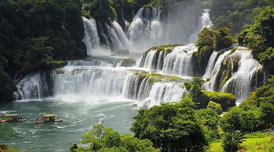 Detian Transnational Waterfall