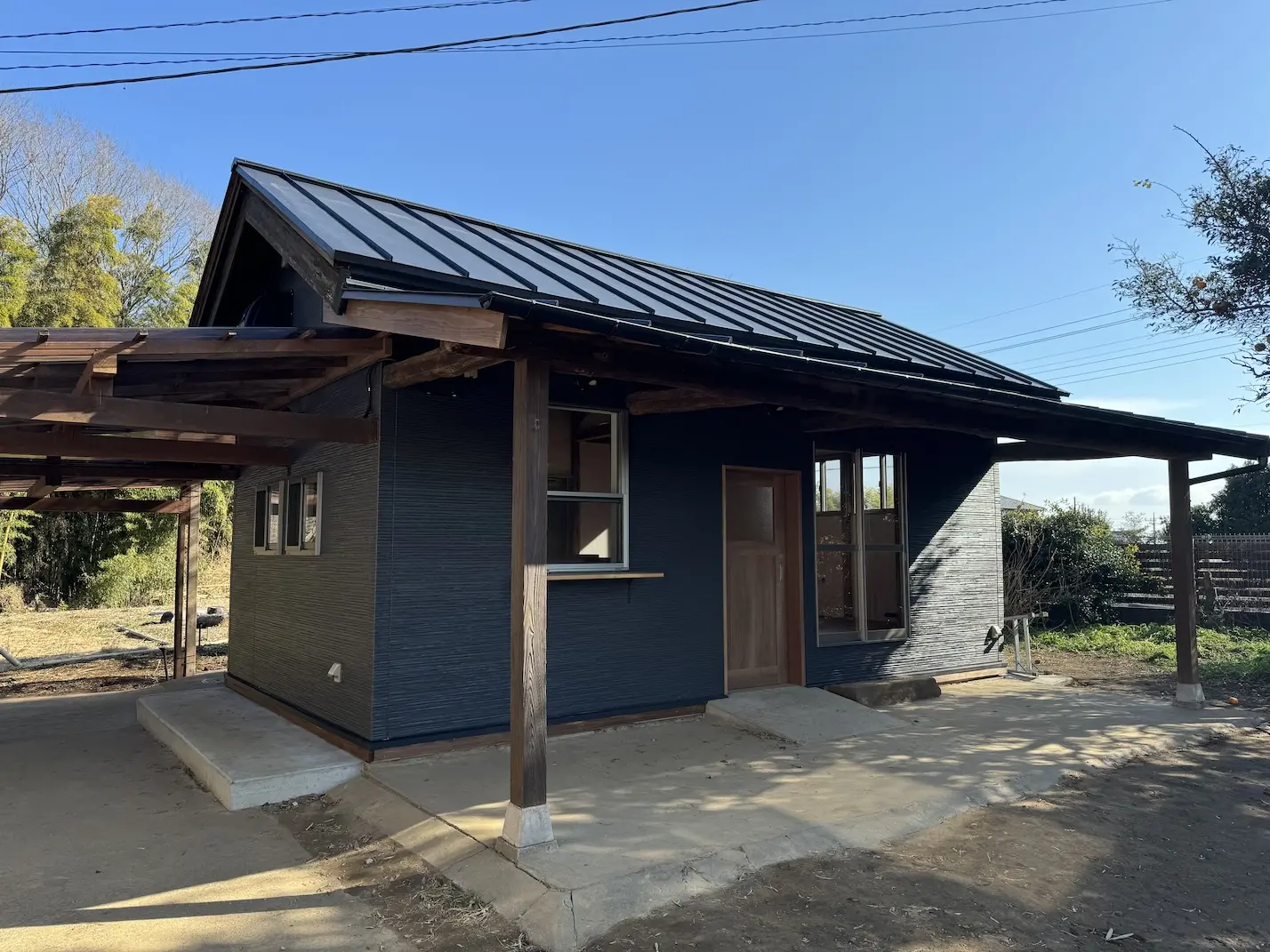 管理等の周辺は夜でも安心