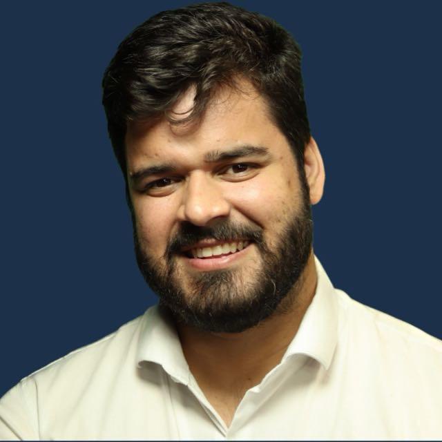 Dr Erick Pordeus, Clínica Médica
