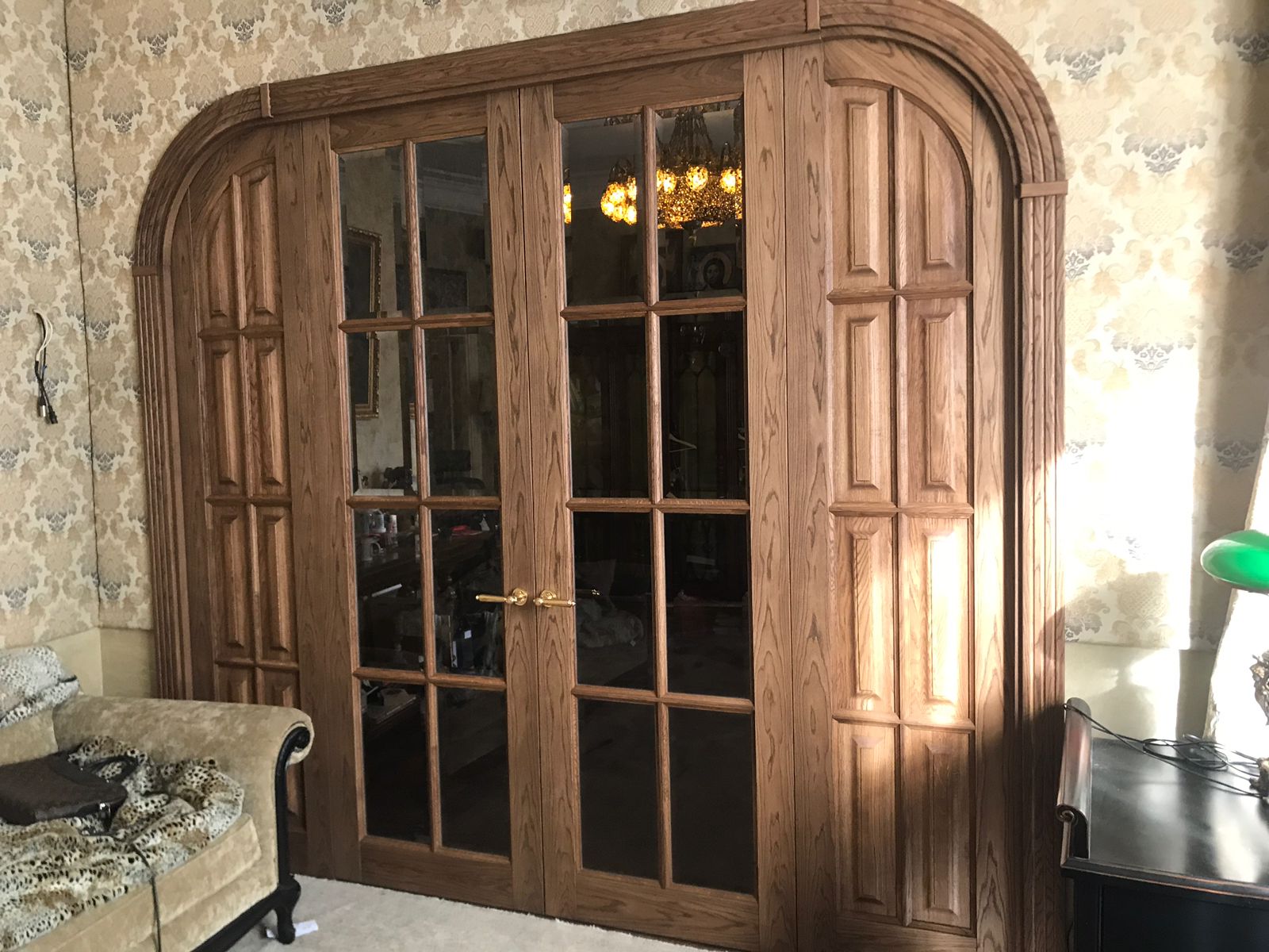 Дубовые арочные двери