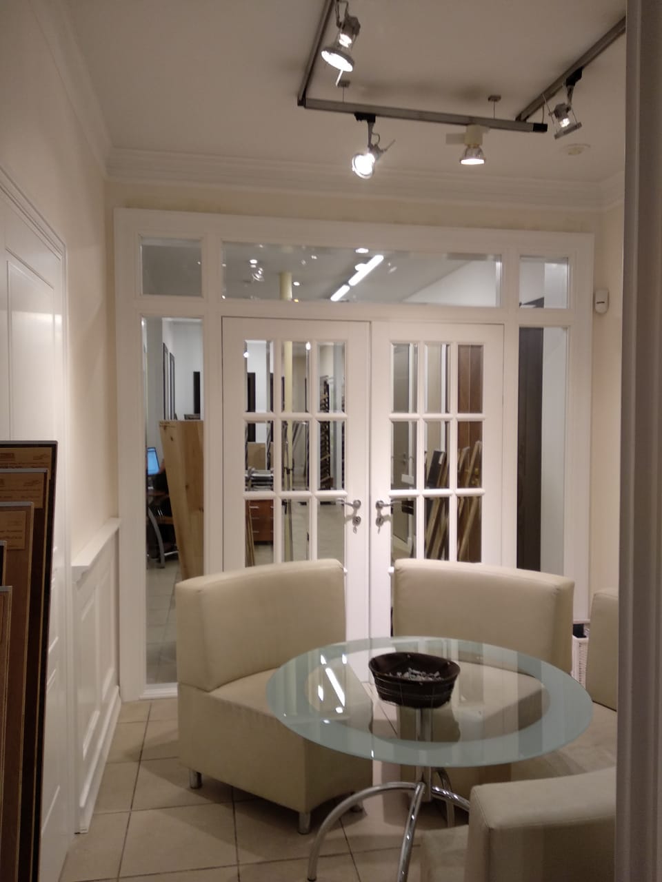 Белые французские двери и отделка