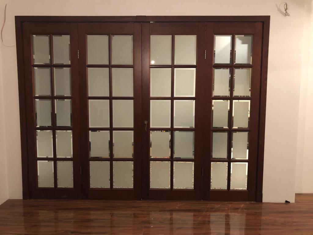 Двойные стеклянные межкомнатные двери