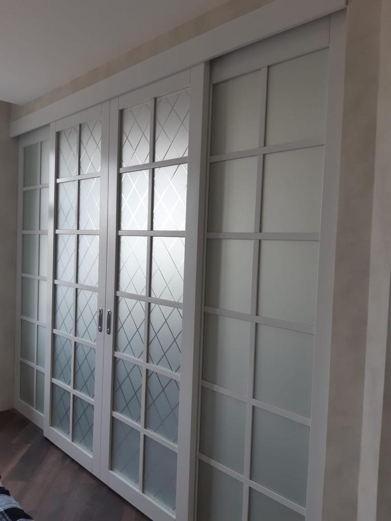 Элегантные раздвижные двери-купе