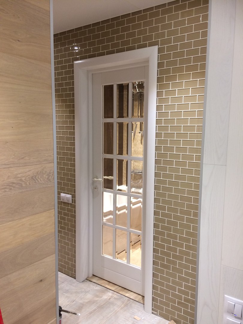 Дверь с остеклением и мозаикой