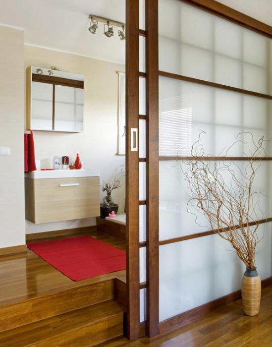 Раздвижная перегородка из дерева