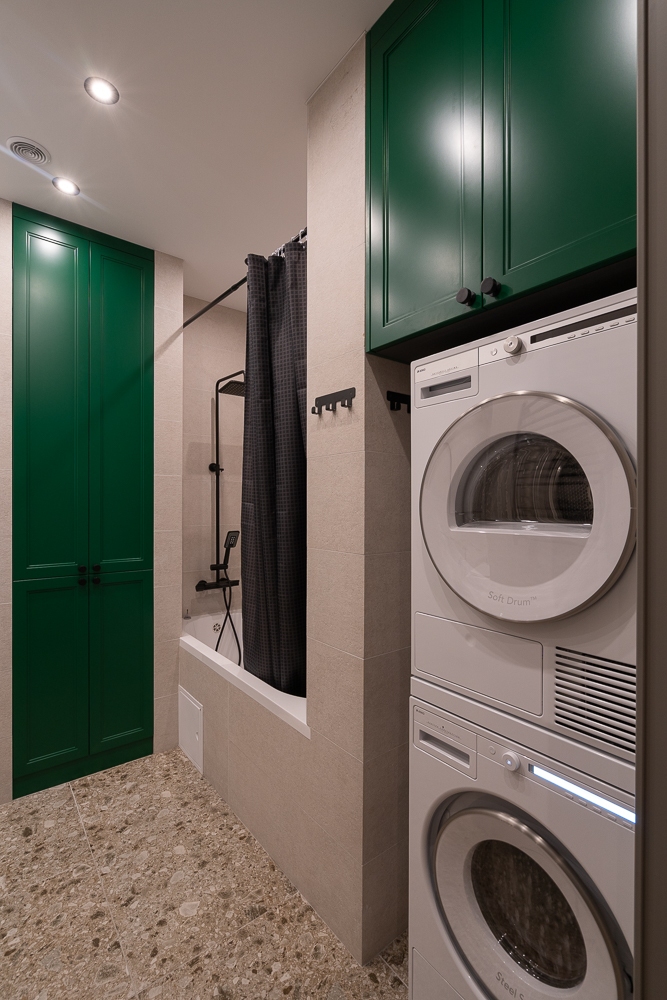 Изумрудная мебель для ванной