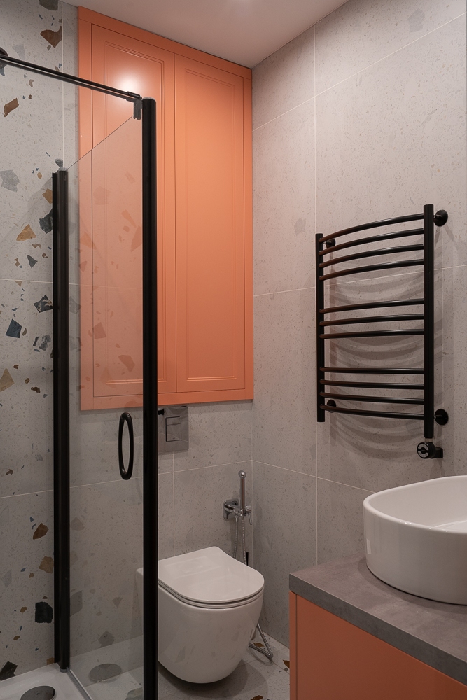 Яркие шкафы в ванной