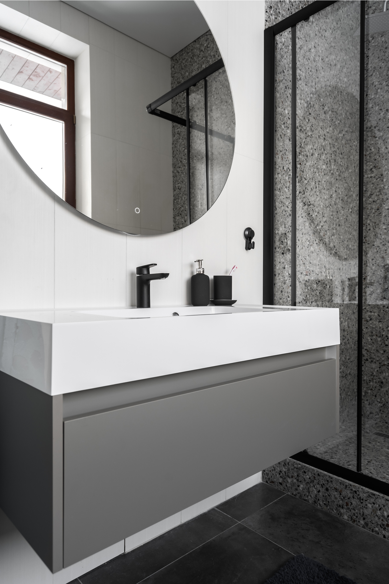 Современная тумба для ванной