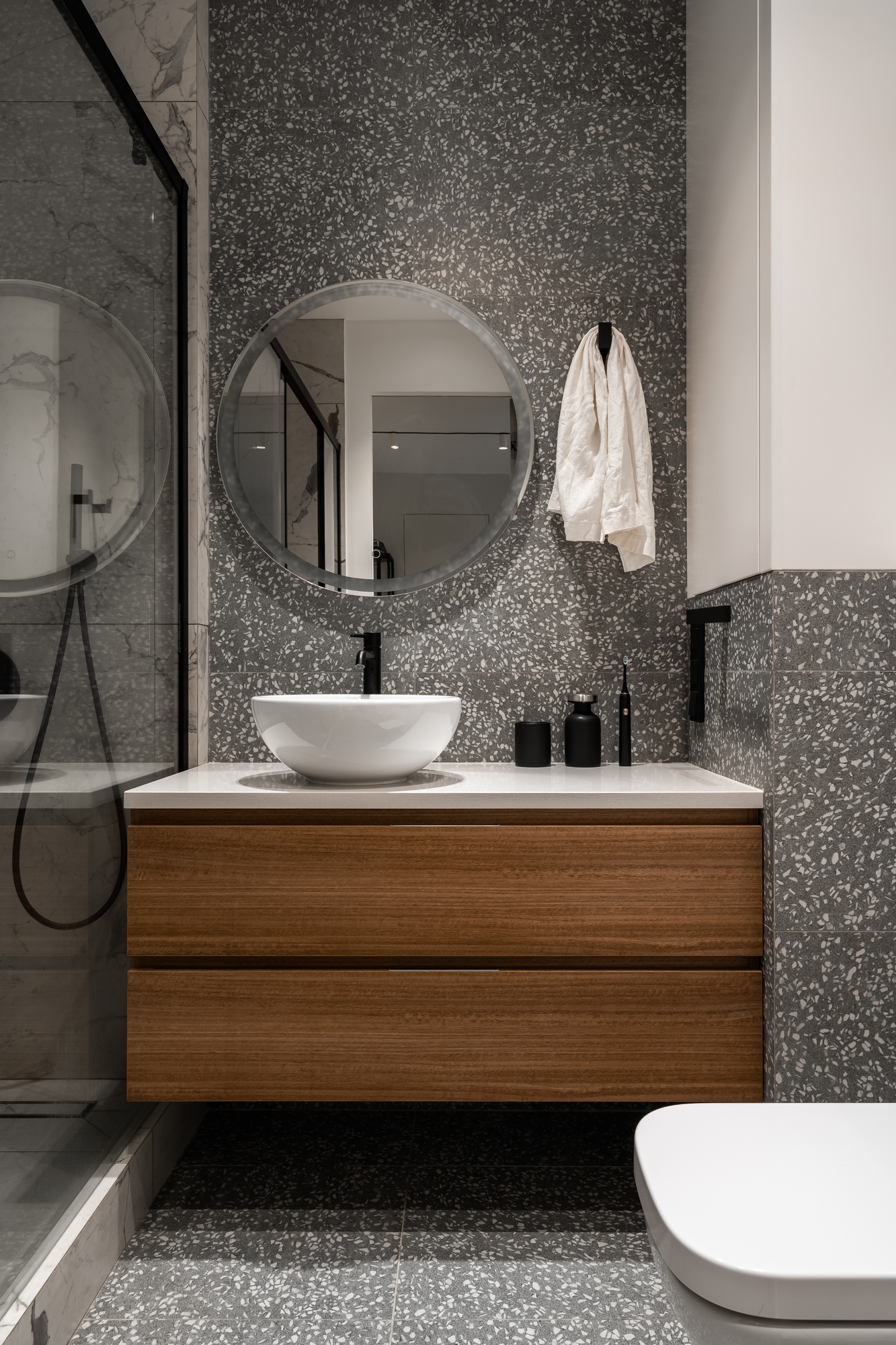 Подвесная тумба из ореха