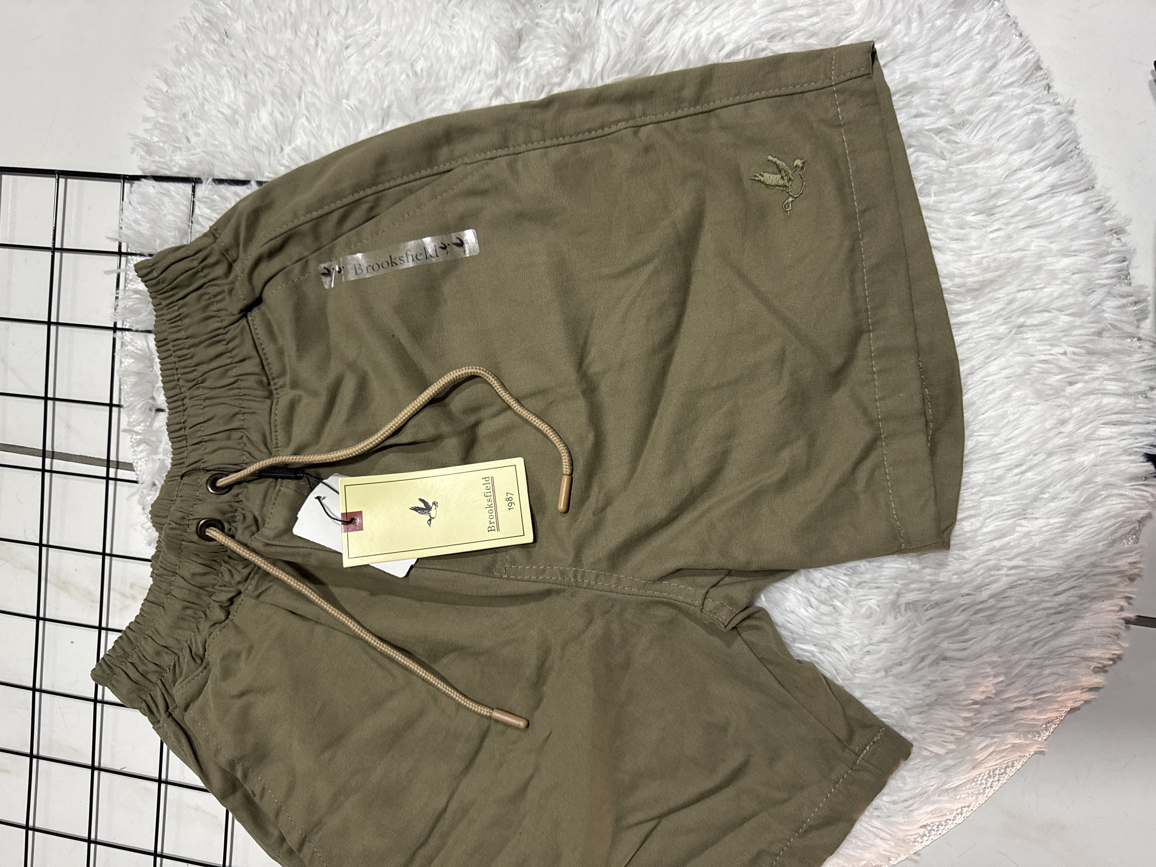 Short De Sarja Brooks Bege