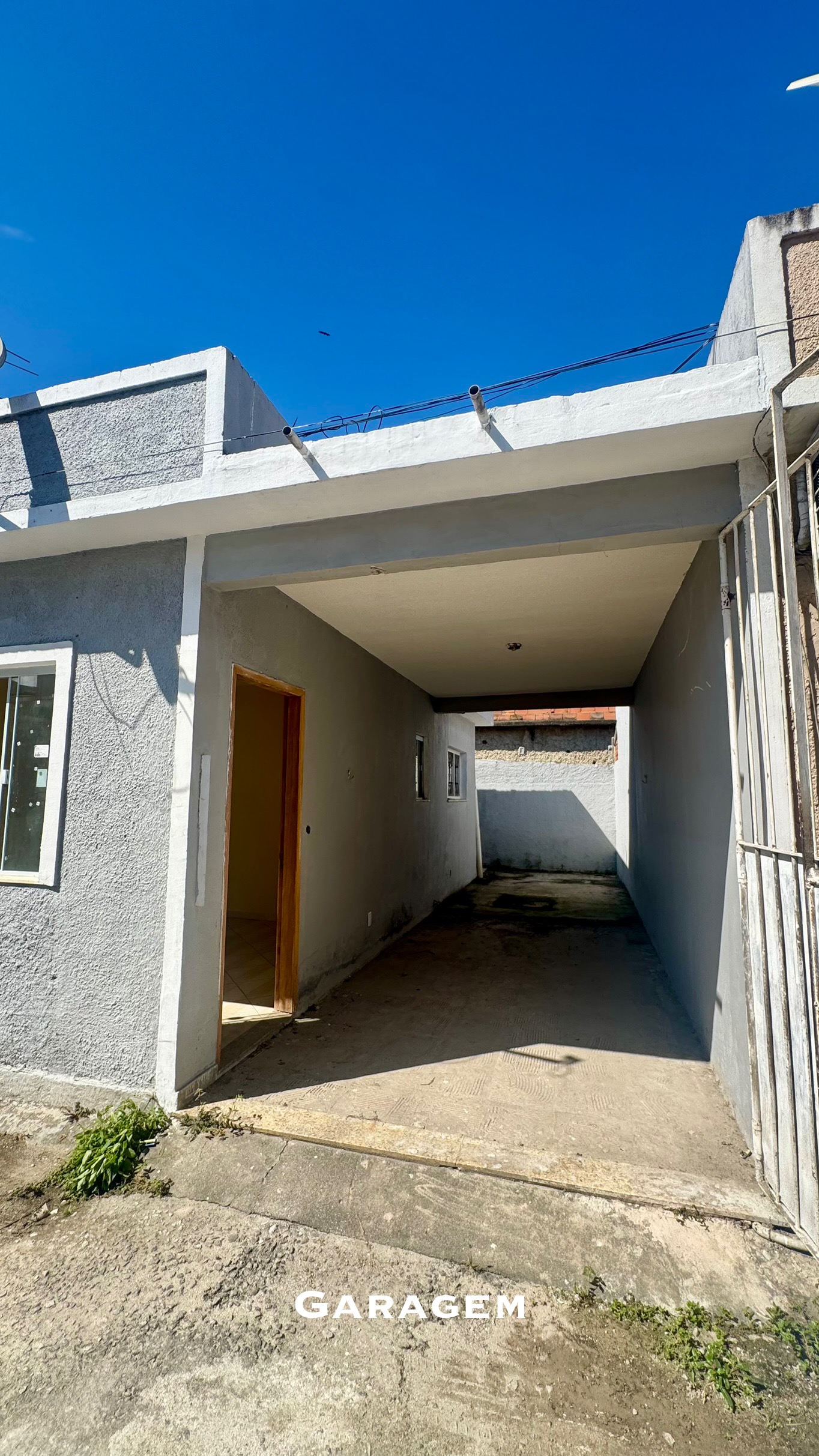 Seu Novo Lar em Itaboraí: Casa com Varanda e Vaga no Rio Várzea.