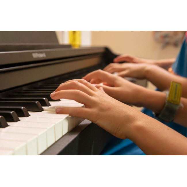 ROLAND RP107-BKX Digitalpiano, schwarz - Bild 7