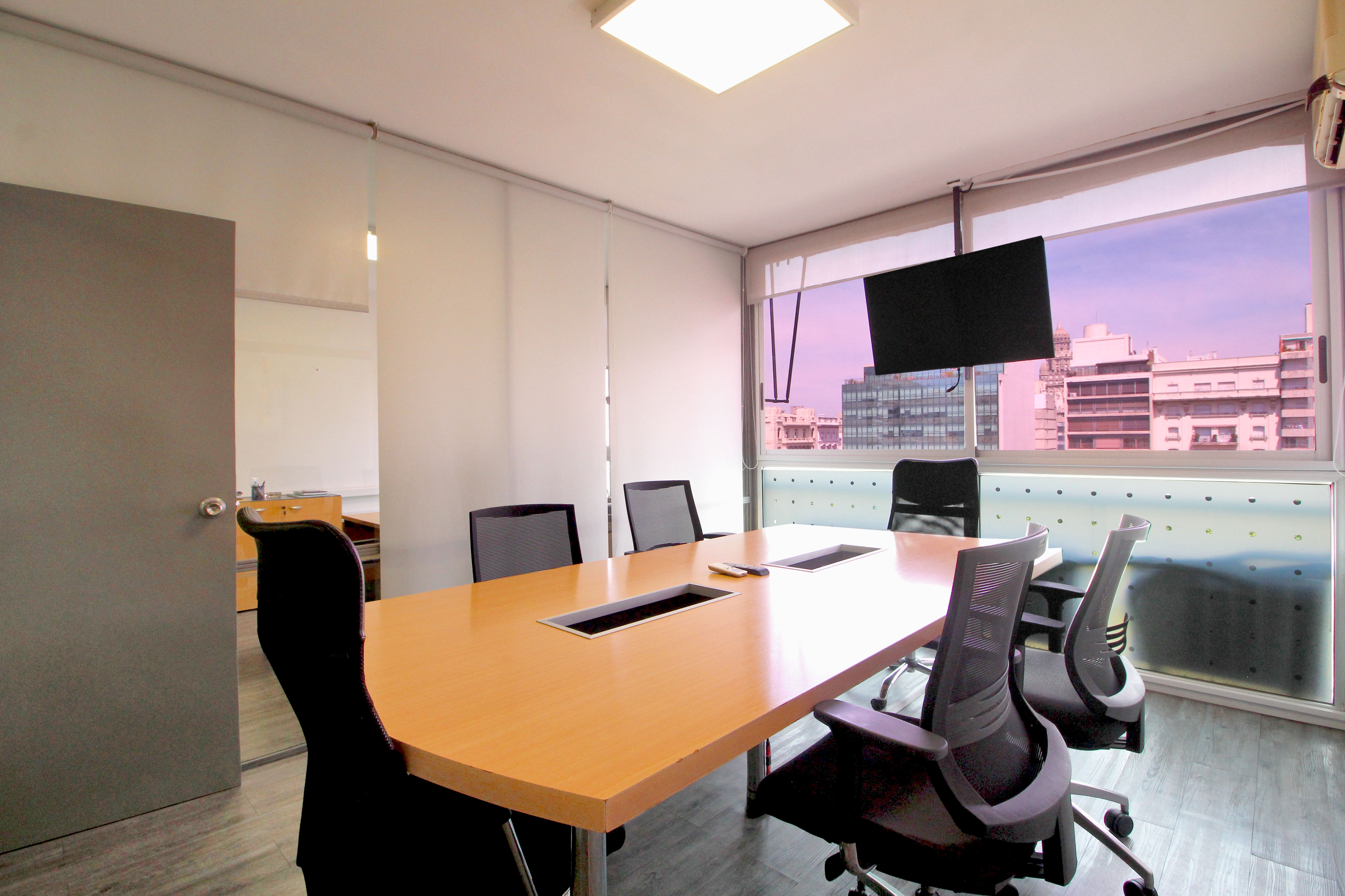 Alquiler de Oficina en el Centro - Miniatura 2