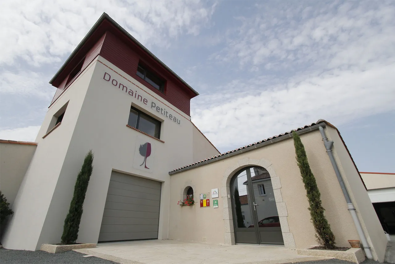 DOMAINE PETITEAU