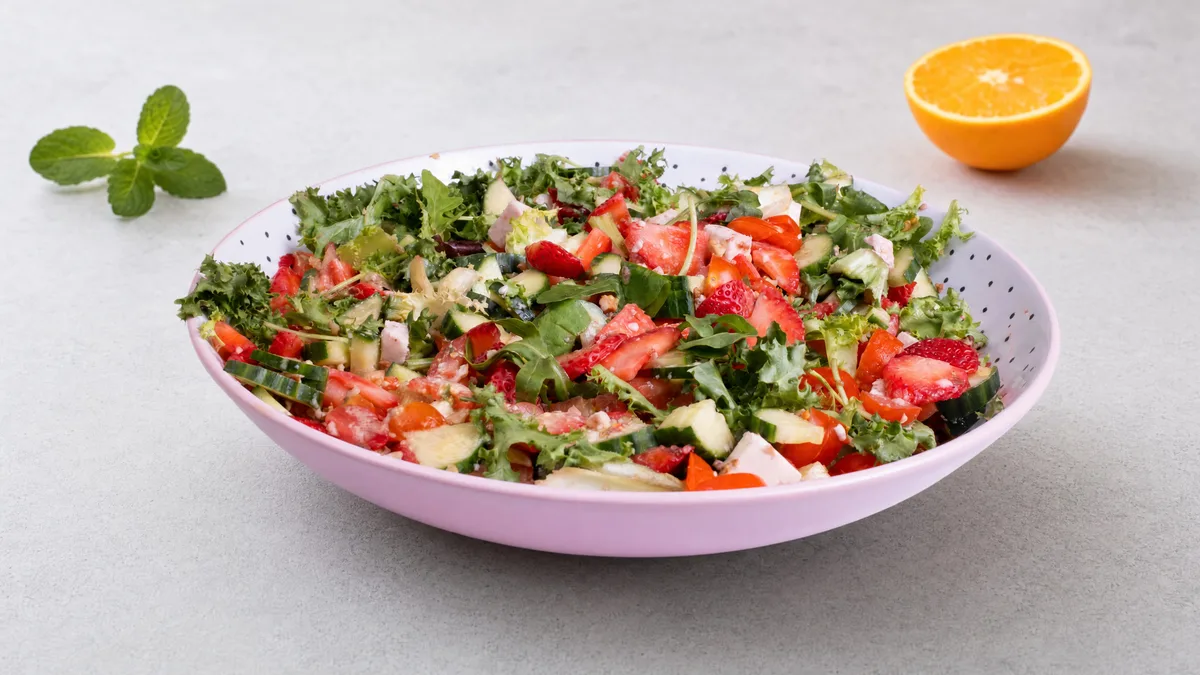 Erdbeer-Gurken-Salat