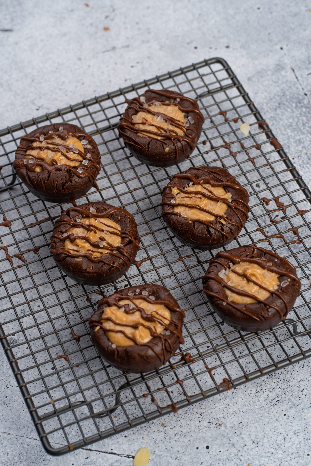 Erdnussbutter Brownie Cups