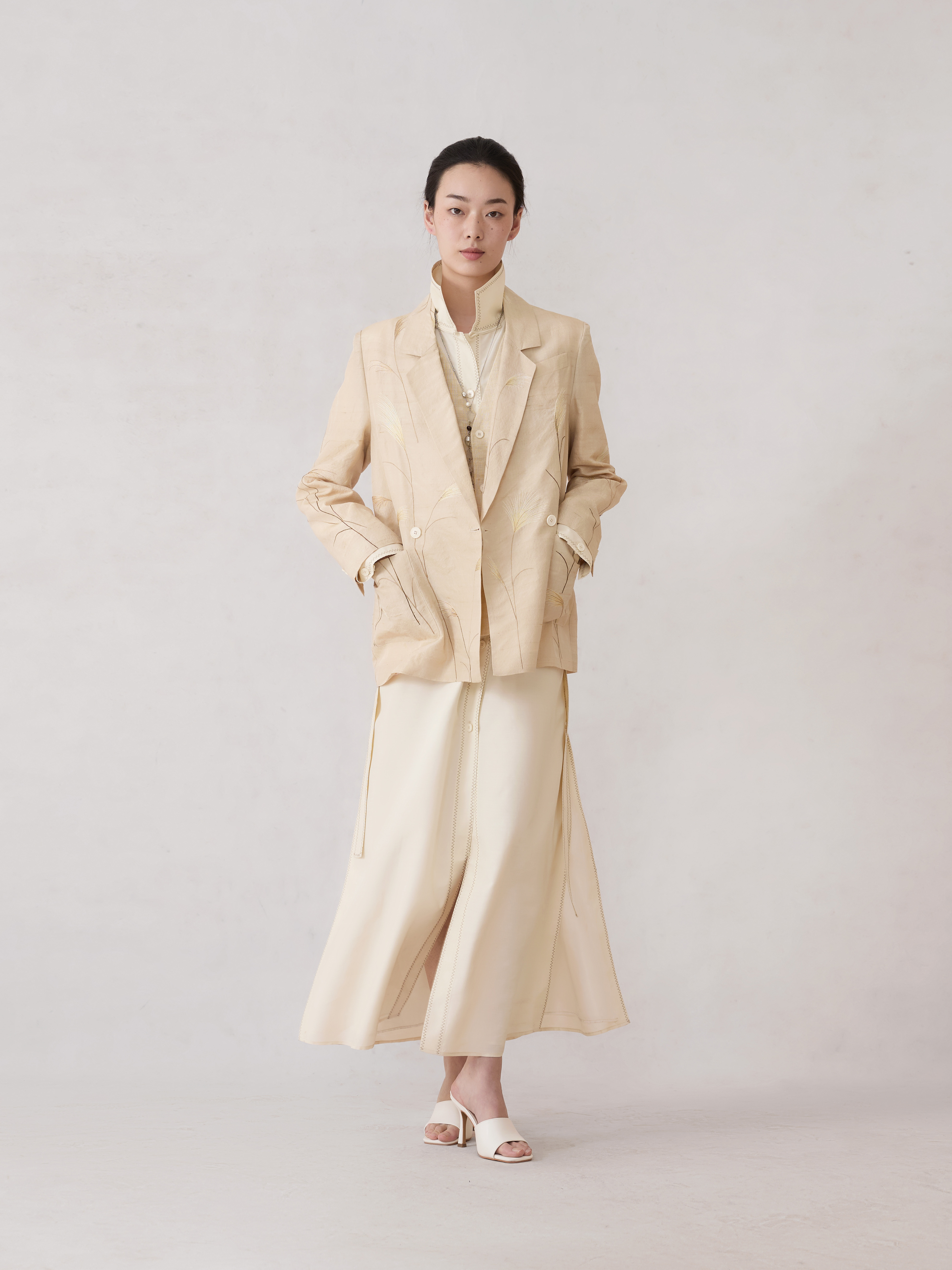 米色芦苇刺绣西装 - detail