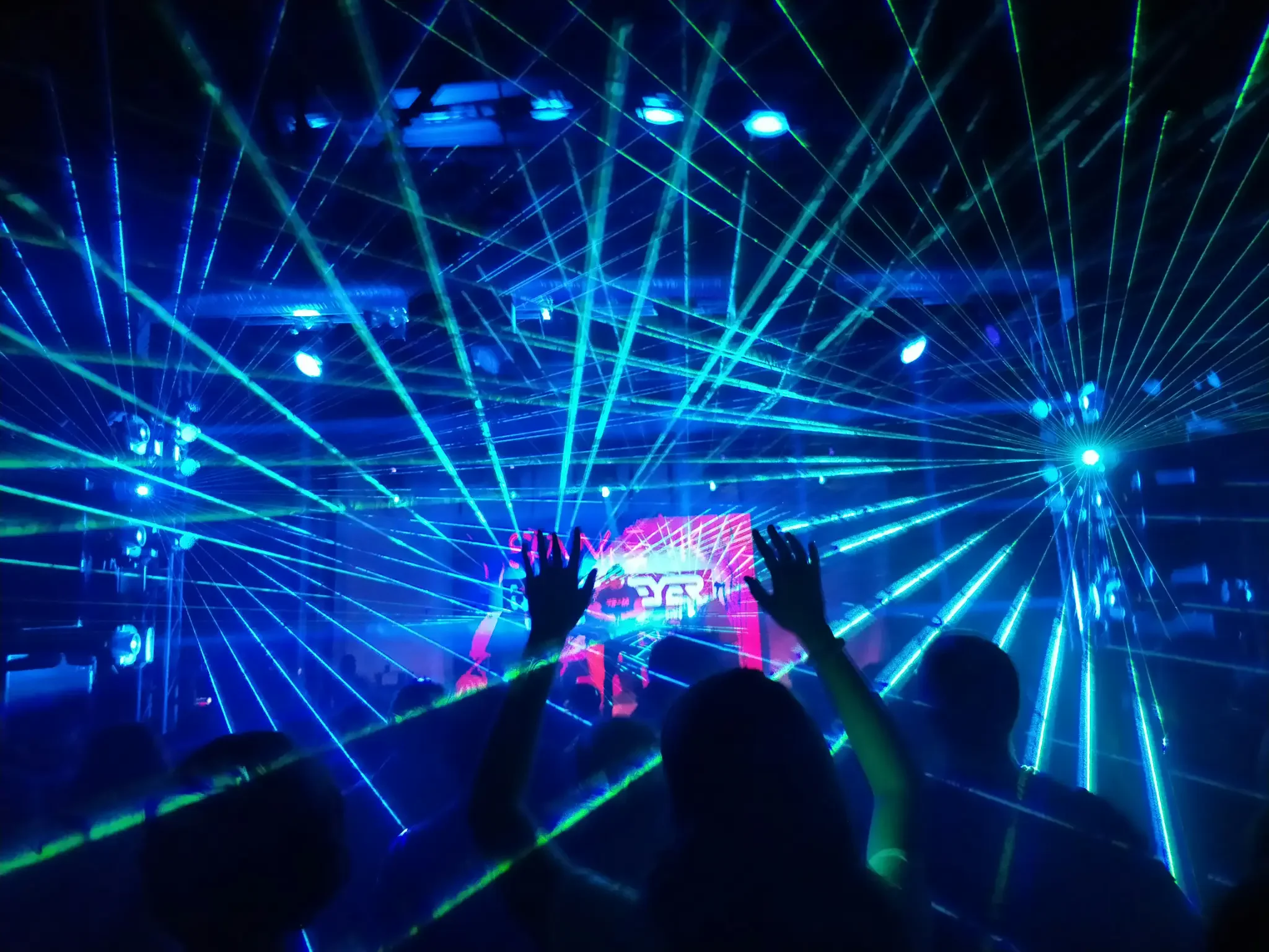 Incredible laser show with crowd silhouettes