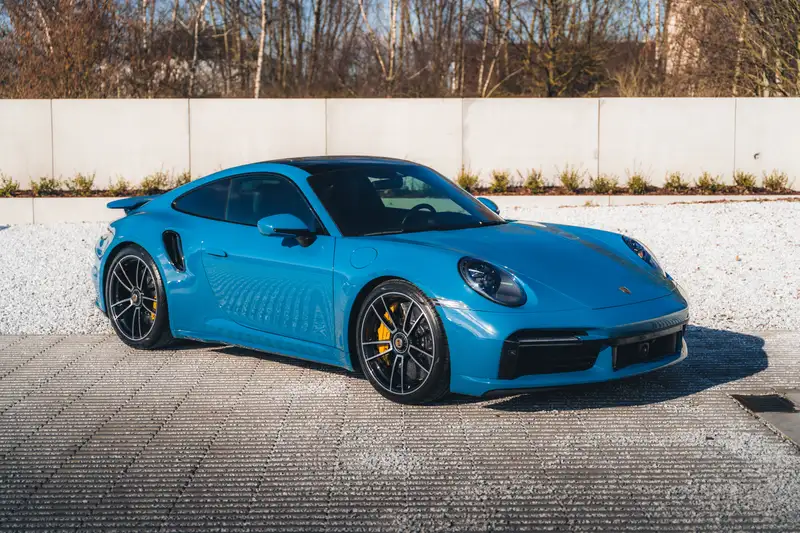 Porsche 992 Turbo S / PTS Oslo blue / Pano / Burmester / Lift