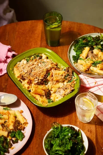 Creamy Garlic, Mushroom and Kale Pasta Bake