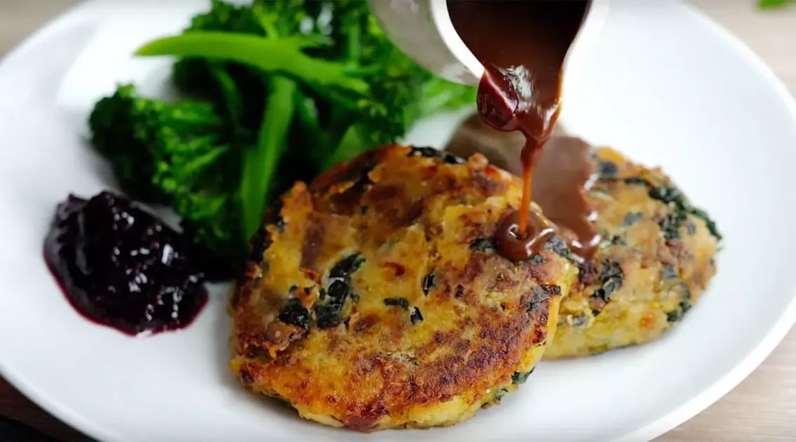 Christmas Bubble and Squeak — a plant-based British recipe by BOSH!