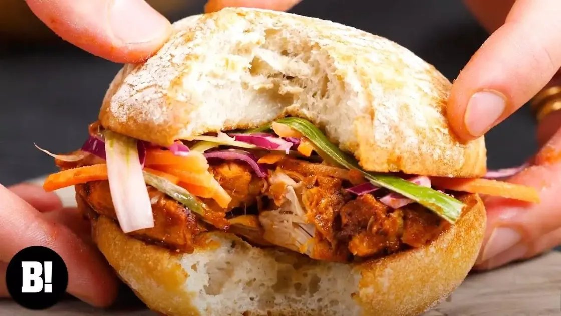 Pulled Jackfruit 'Pork' Sandwich