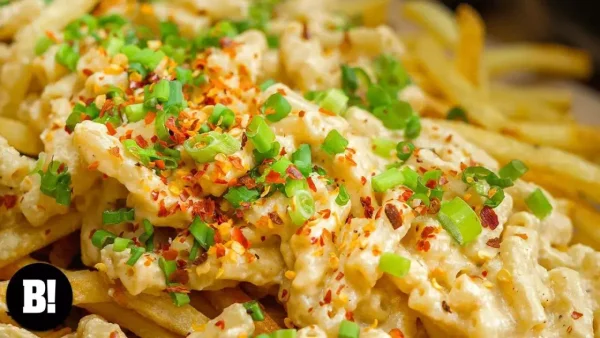 Spicy Mac and Cheese Fries