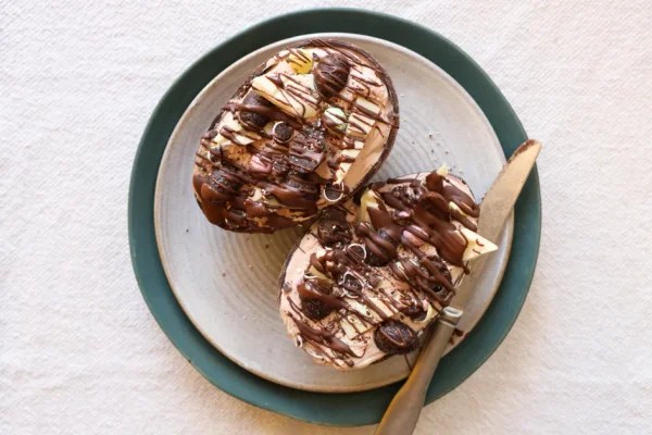 Stuffed Easter Egg Cheesecakes