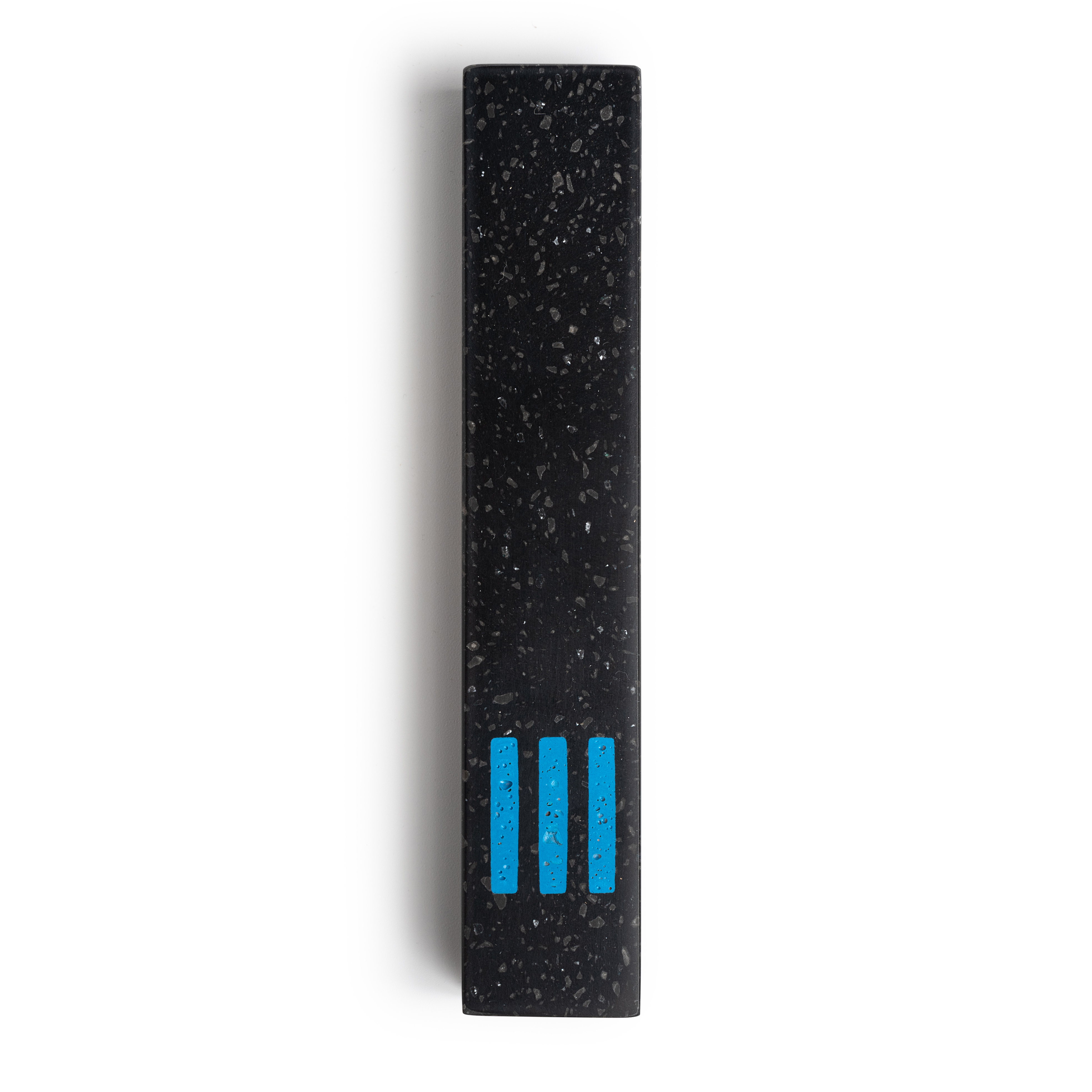 Mézouza Étroite | Terrazzo Noir | Shin Bleu Centre