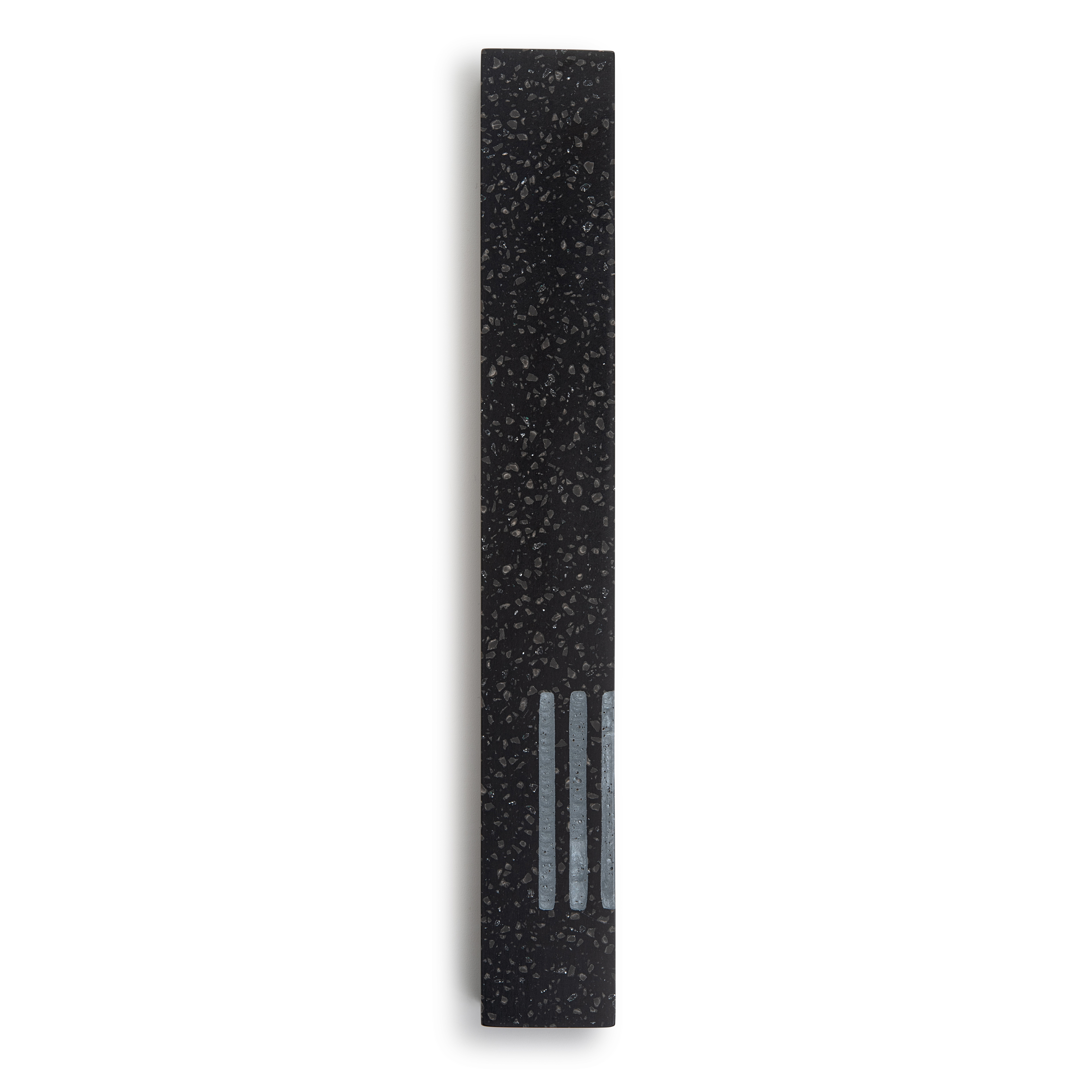 Mézouza Grande | Noir Terrazzo | Shin Gris Côté