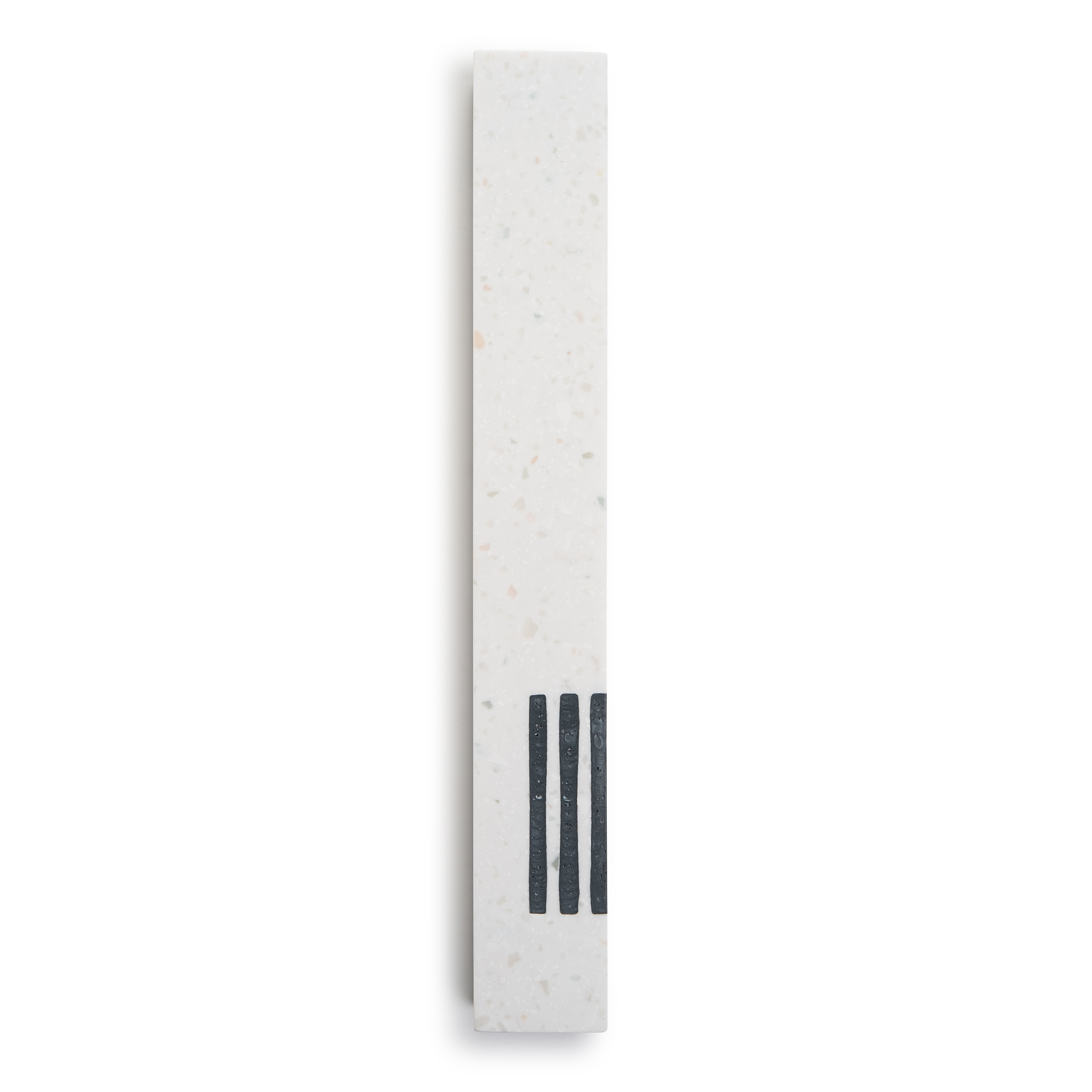 Mézouza Grande | Blanc Terrazzo | Shin Gris Côté