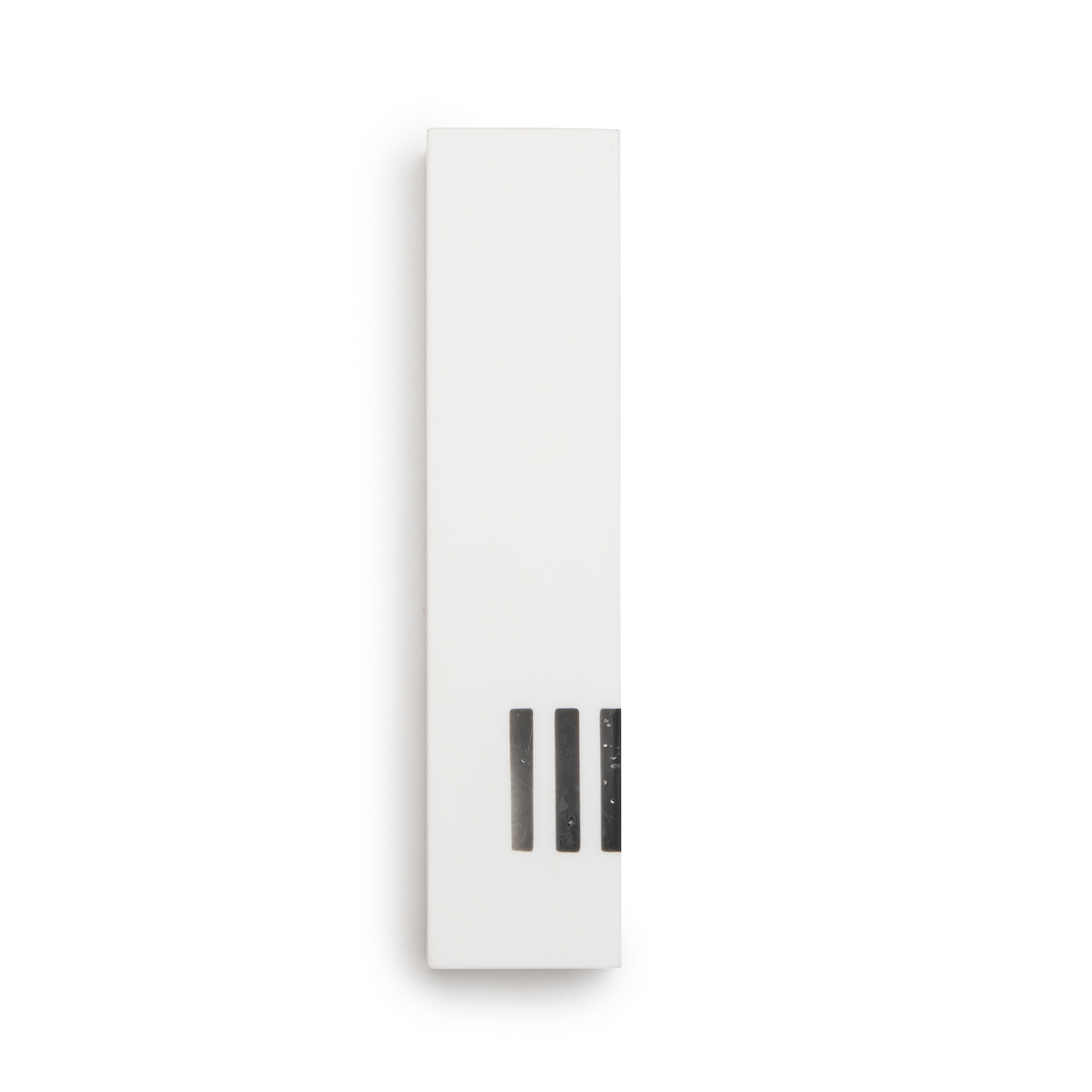 מזוזה לבנה רחבה | ש' שחורה בצד