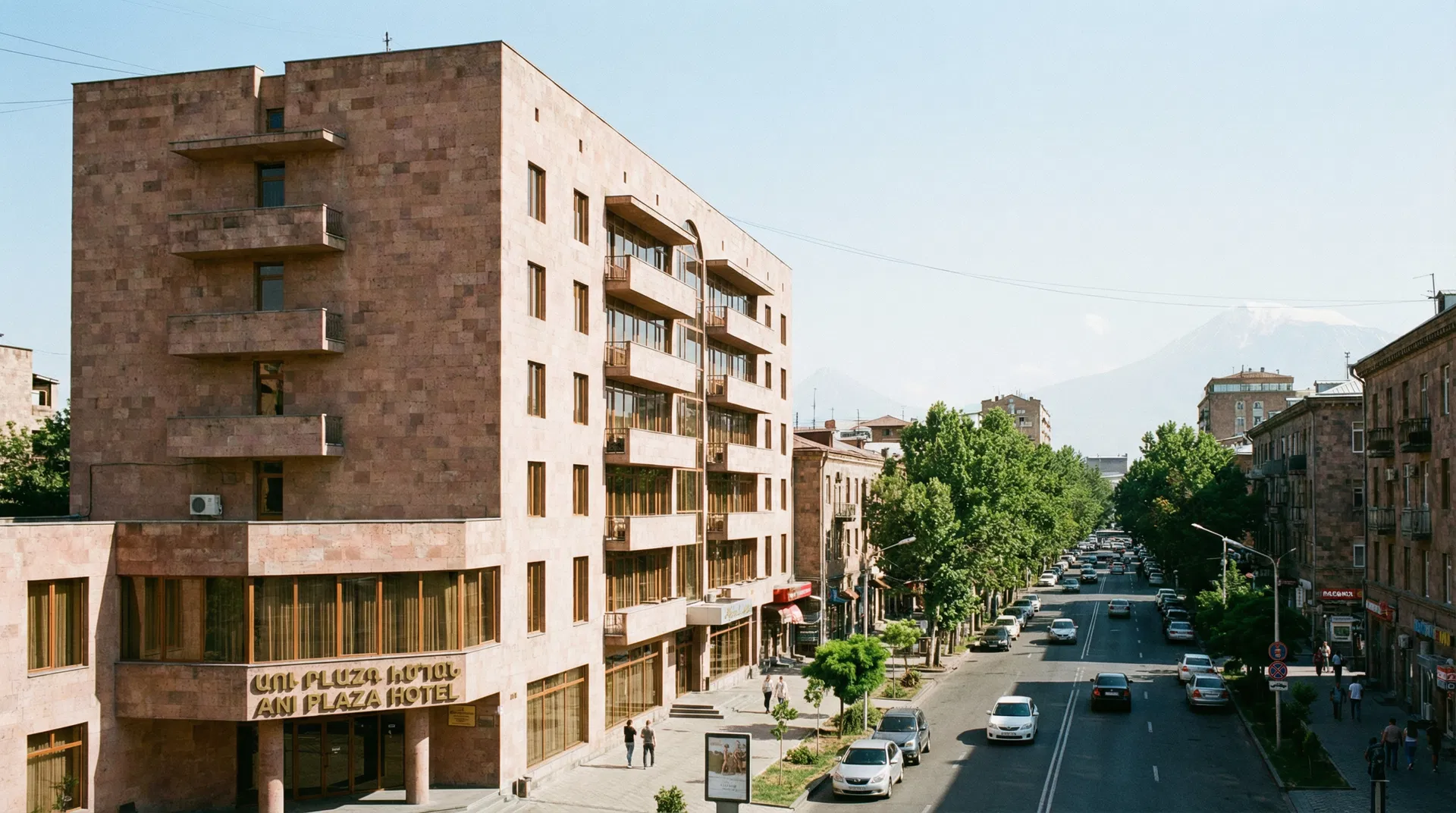 חזית מלון Ani Plaza