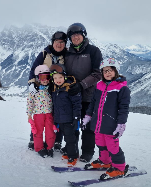 Foto von Stephanie, Benne, Emilia, Joni und Julia