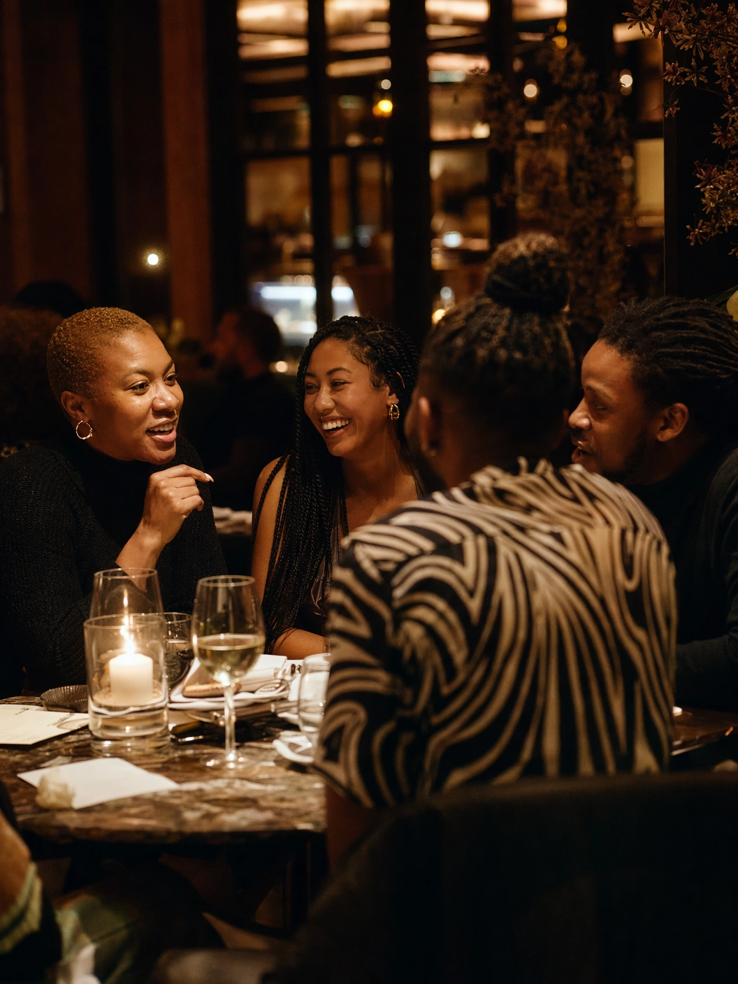 CocoaSocia™ — Candlelit dinner gathering