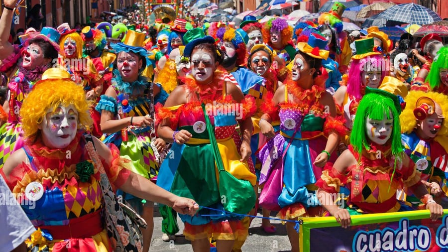 Día de los Locos Parade