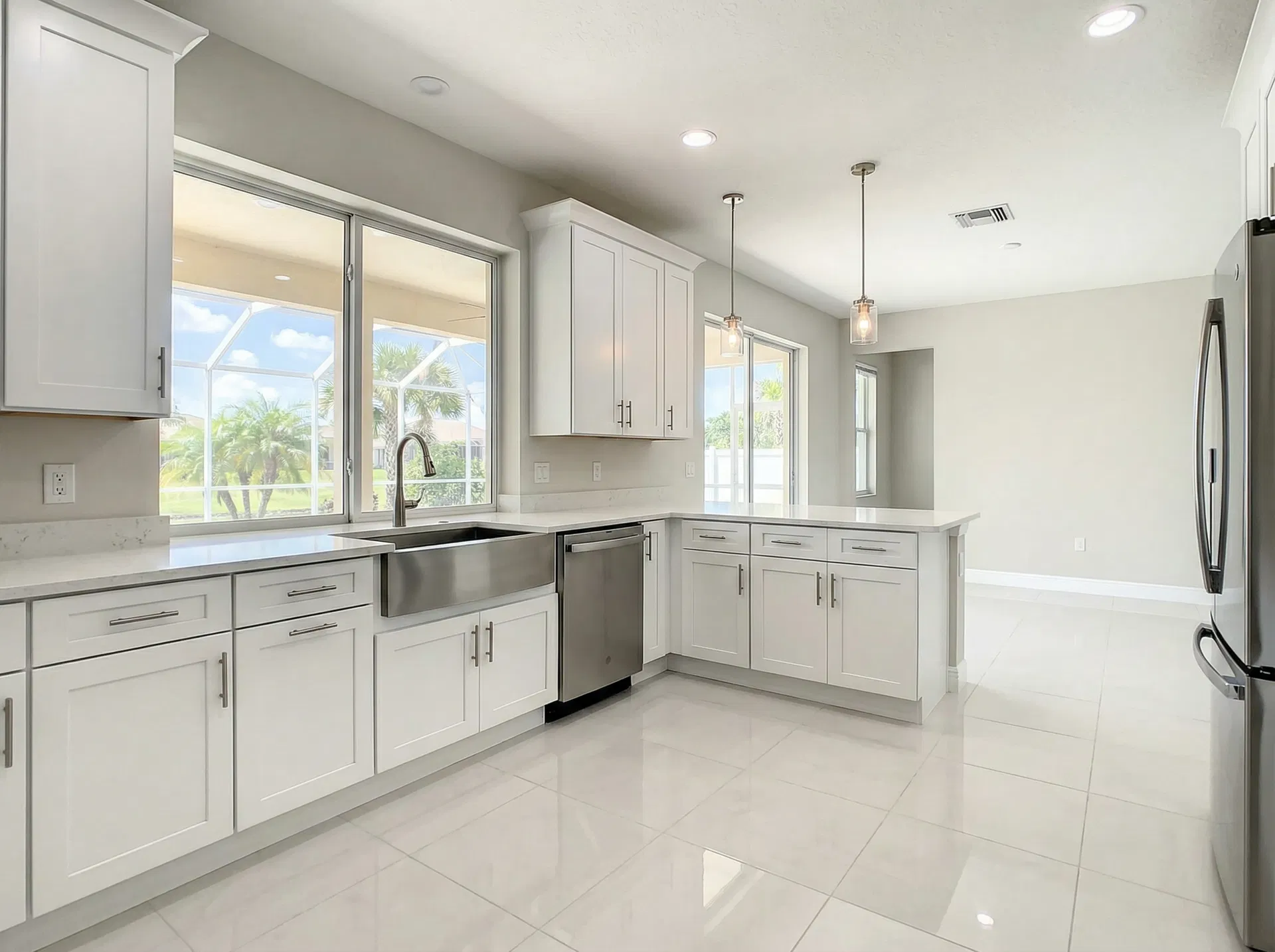 Beautiful renovated kitchen in Dr Phillips Orlando after construction debris removal by Junk Removal Rangers
