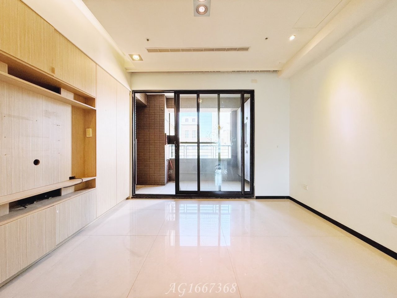 台中西區 由鉅AZ學生活 3房 景觀陽台