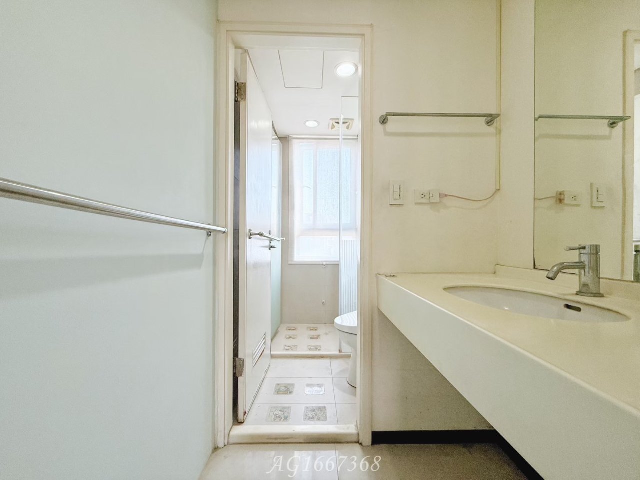 台中西區 由鉅AZ學生活 3房 室內照片