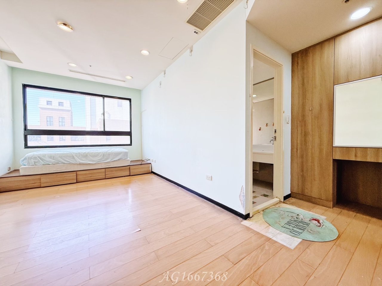 台中西區 由鉅AZ學生活 3房 室內照片