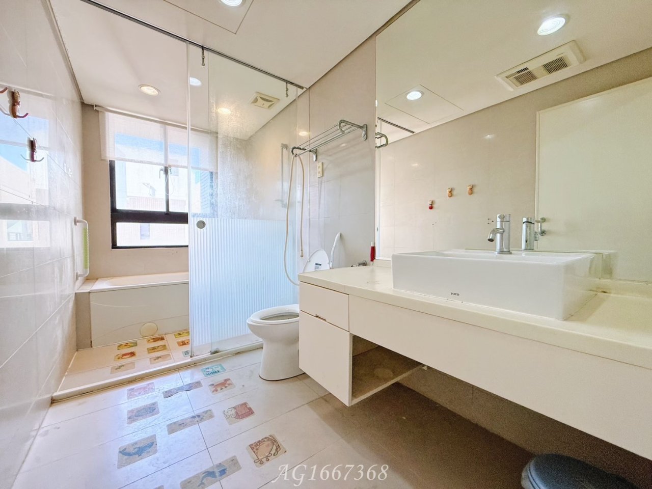 台中西區 由鉅AZ學生活 3房 室內照片