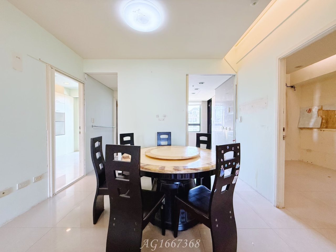 台中西區 由鉅AZ學生活 3房 室內照片