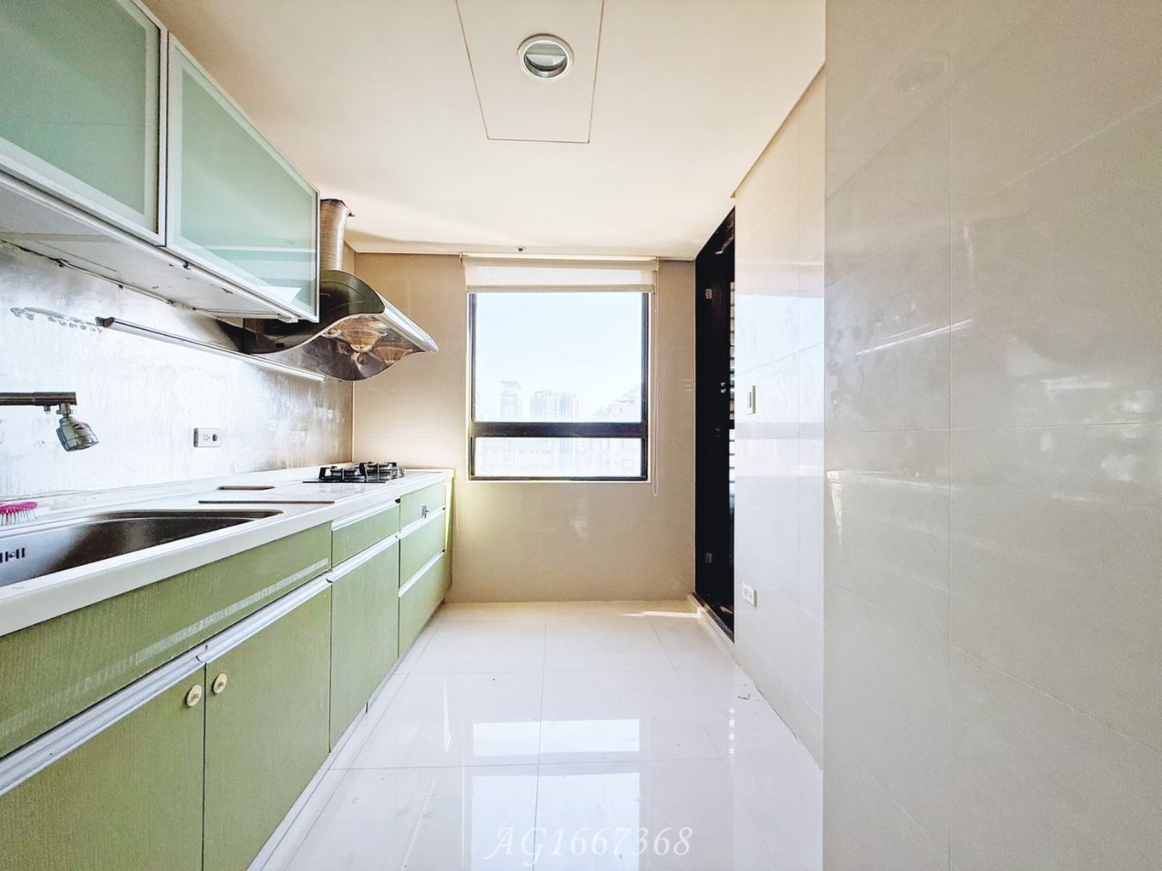 台中西區 由鉅AZ學生活 3房 室內照片