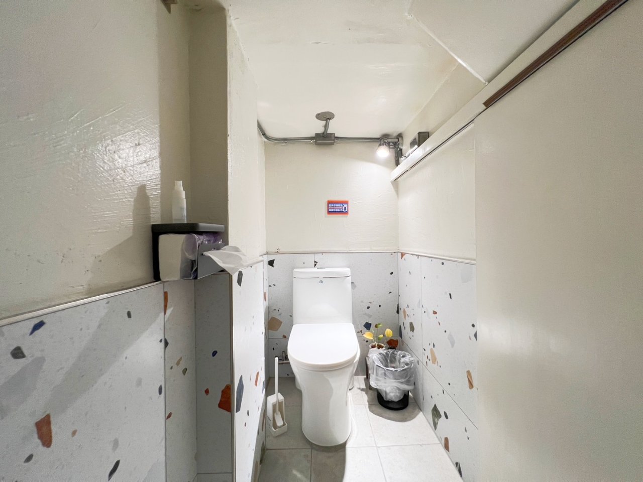 台中西區 4房 透天厝 室內照片